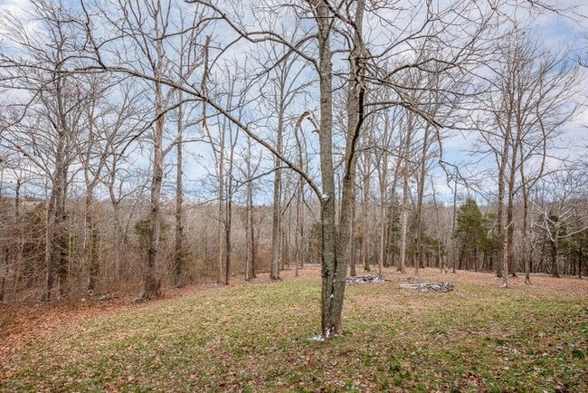 Building Photo - 340 Hillcrest Dr