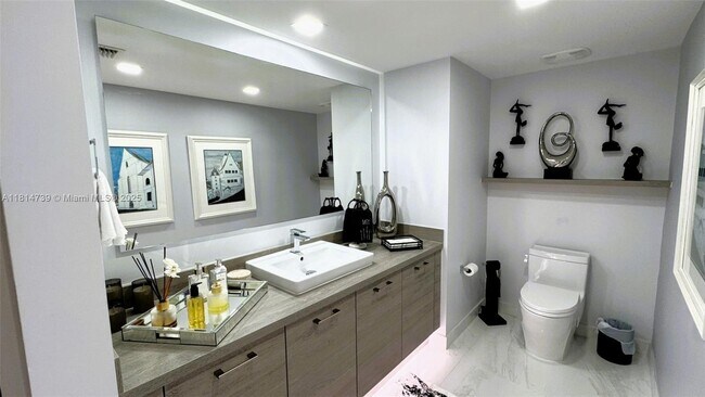 Building Photo - 400 Sunny Isles Blvd