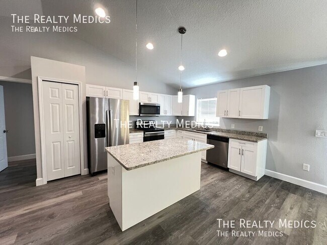 Building Photo - 13570 SW 112th St