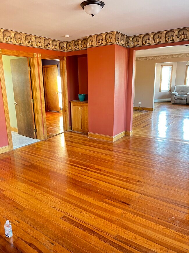 Kitchen parlor - 1033 New Boston Rd