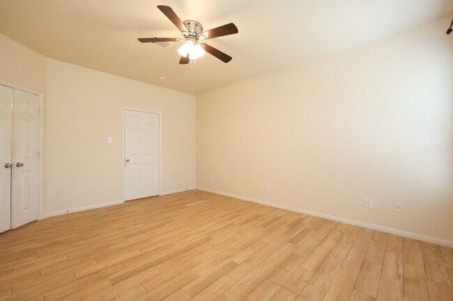 Building Photo - 4155 Falvel Cove Dr