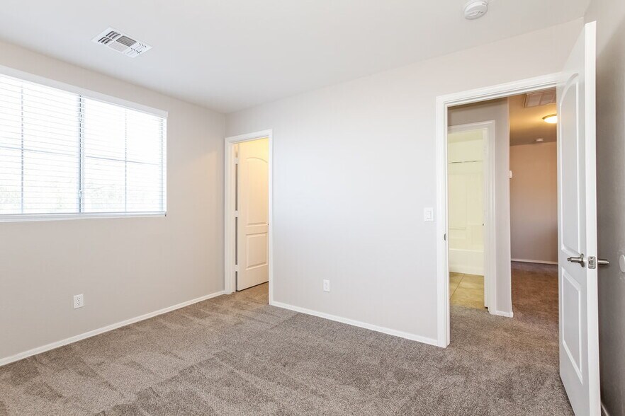 Building Photo - 1344 S 220th Dr