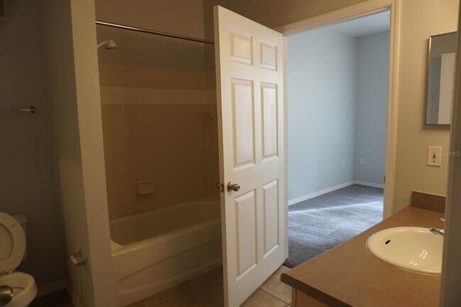 Building Photo - 6005 Westgate Dr