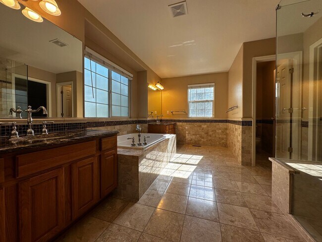 Building Photo - Beautiful four bedroom home in Arvada!