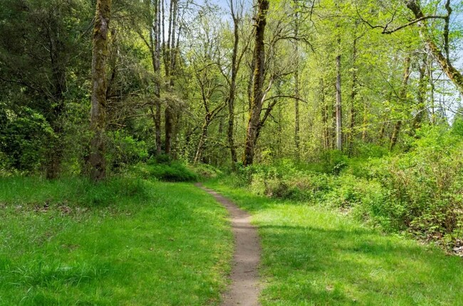 Building Photo - 16522 Mimosa Ct SE