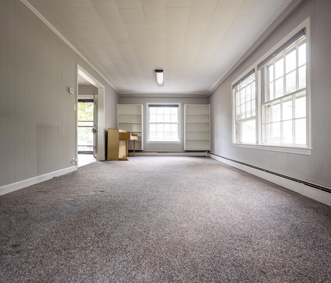 Building Photo - 37 Main Rd N