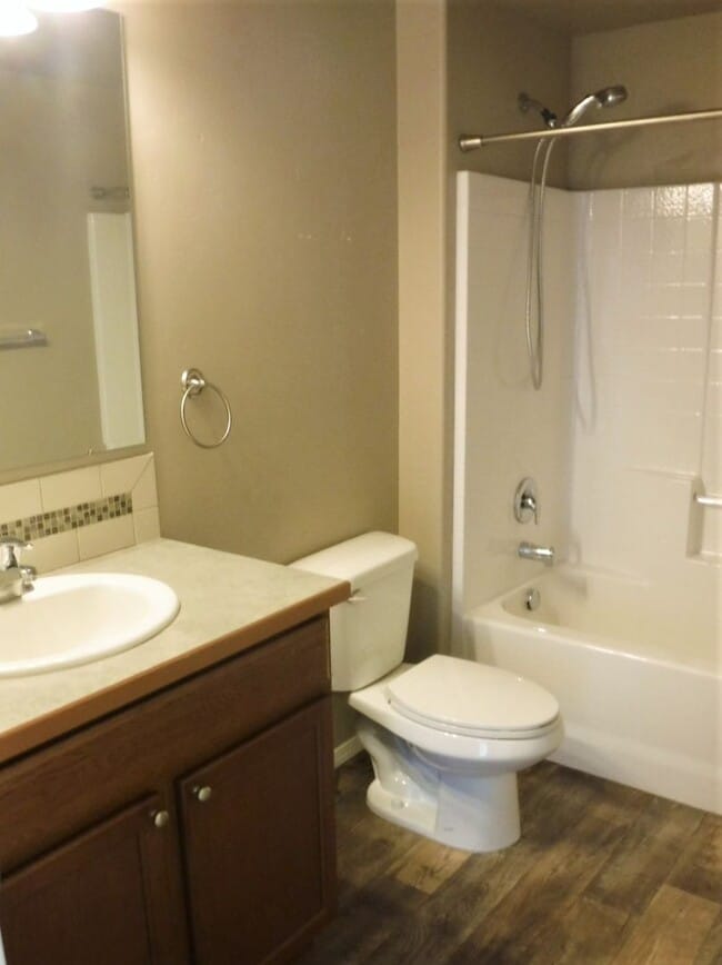 Building Photo - Awesome Caldwell 3 bed, 2 bath cutie!