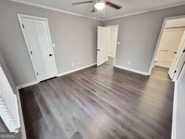 Building Photo - 1840 Cooper Lake Dr SE