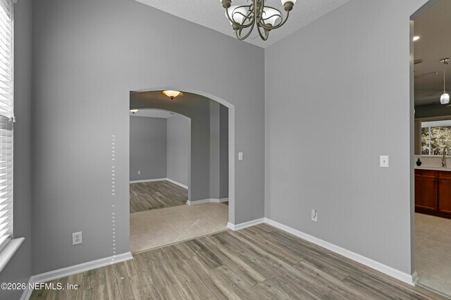 Building Photo - 695 Sid Dr