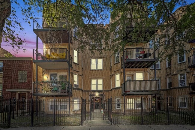 Primary Photo - 2531 W Berwyn Ave