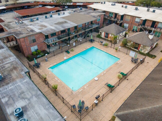 Building Photo - 11540 Chimney Rock Rd