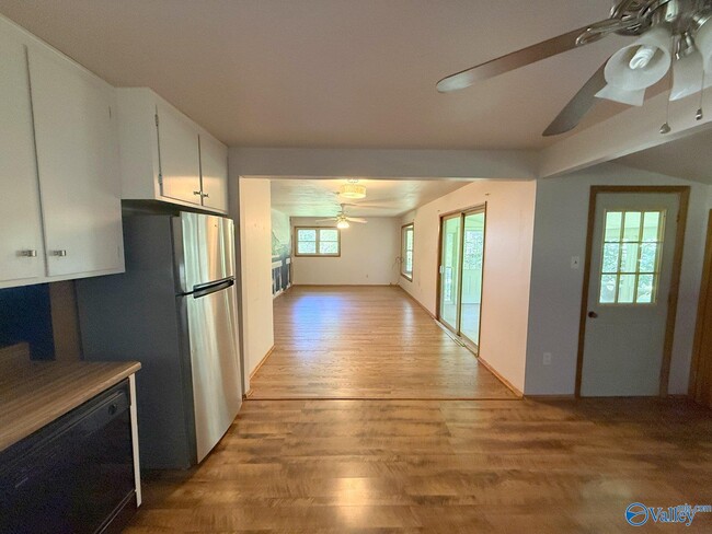 Building Photo - 1012 Strong St