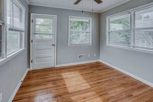 Building Photo - 7071 Izard St