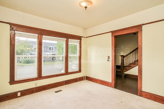 Building Photo - 1320 S 9th St