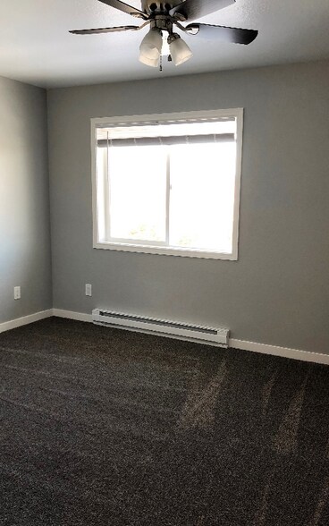 Building Photo - 471 Paxon St