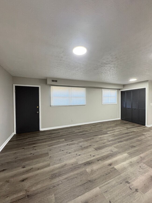 Building Photo - Welcome Home to Garfield Place Living: Where Comfort Meets Convenience