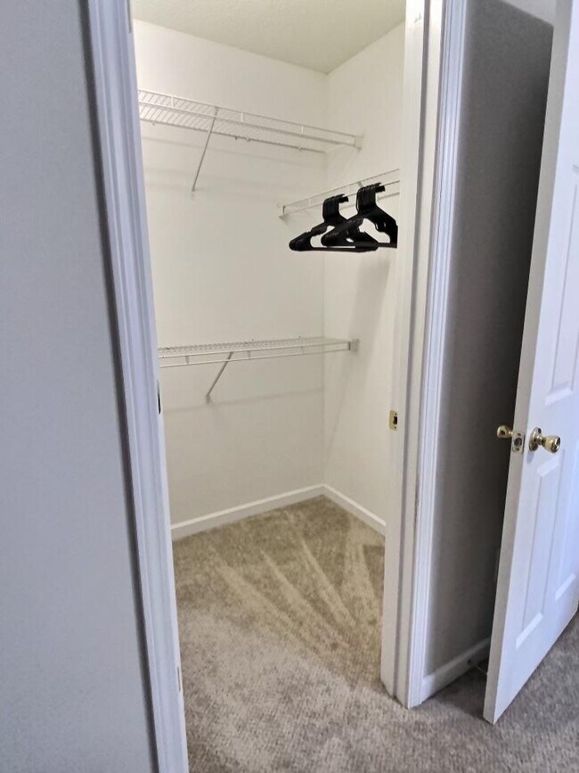 Building Photo - 8018 Christmas Ct