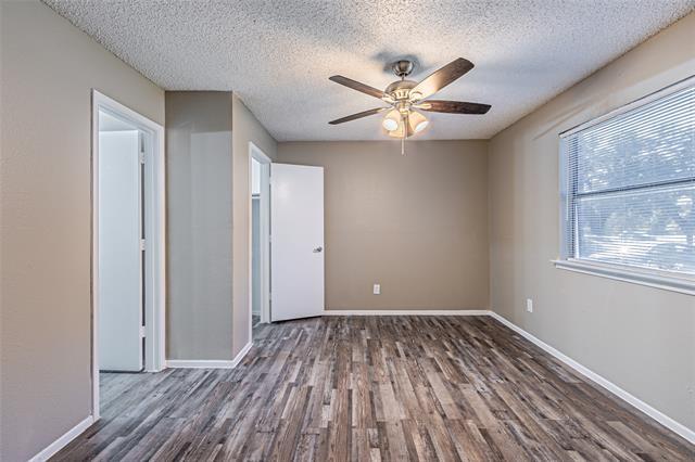 Building Photo - 300 W Wintergreen Rd