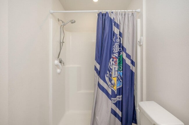 Building Photo - 42 Lockwood Way W