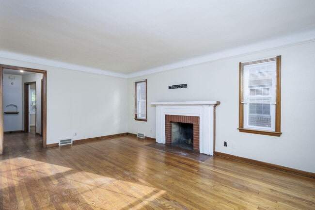 Building Photo - 10929 Worden St