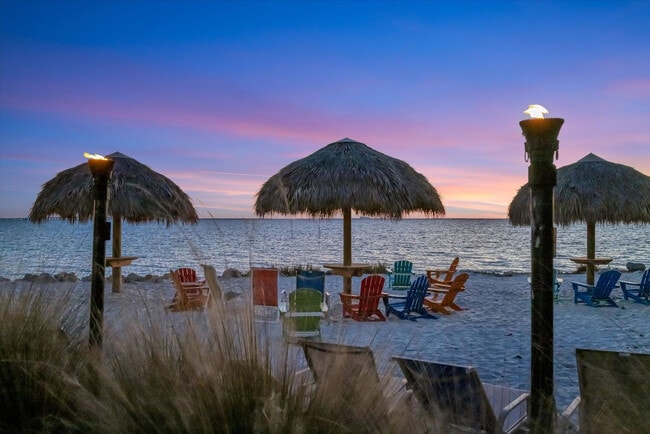 Building Photo - 2506 N Rocky Point Dr