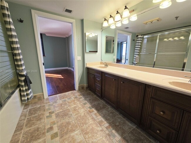 Building Photo - 2300 NE 33rd Ave