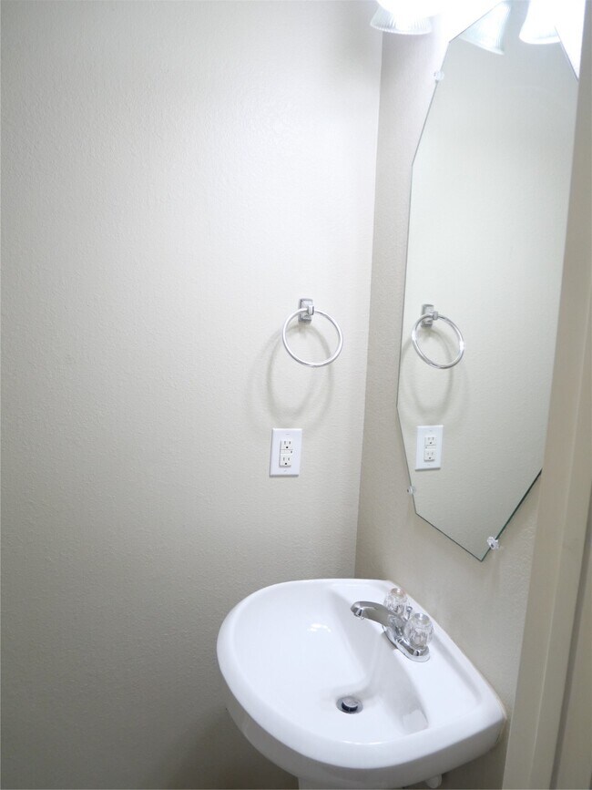 Building Photo - 1739 Nichole Woods Dr