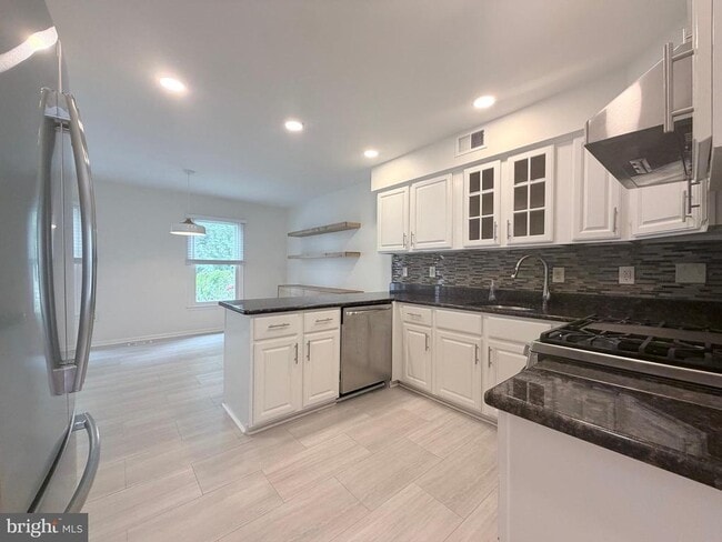 Building Photo - 7418 Crestberry Ln