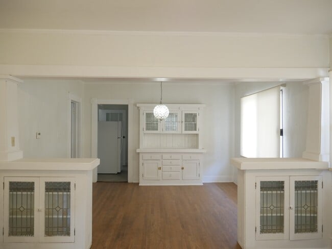 Building Photo - 1703 E Rio Grande Ave