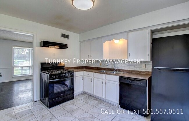 Building Photo - 20 S Wakefield Dr