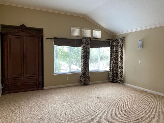 Building Photo - Beautiful 3 Bed 3 Bath Sorrento Home in Cy...