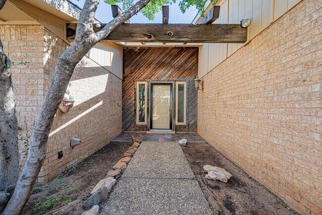 Building Photo - 105 Quail Run