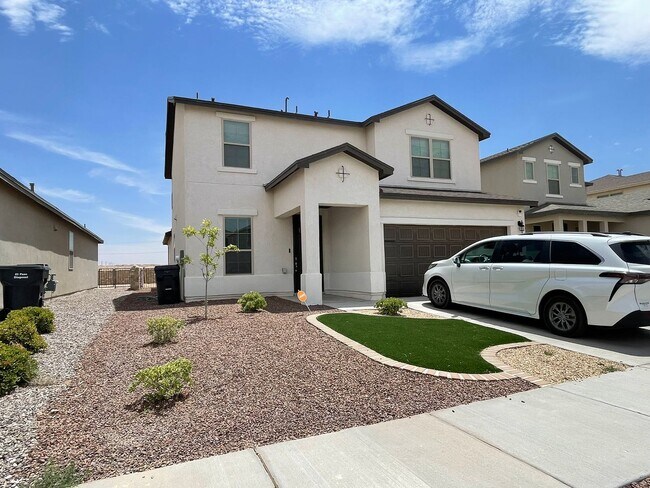 Primary Photo - Modern Elegance Meets Prime Location – Stu...
