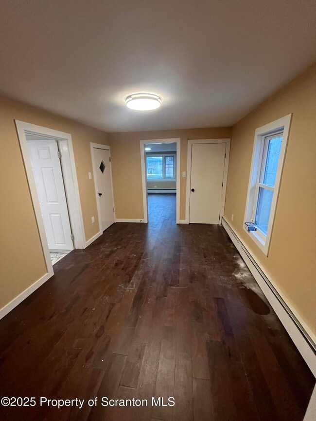 Building Photo - 129 S Blakely St