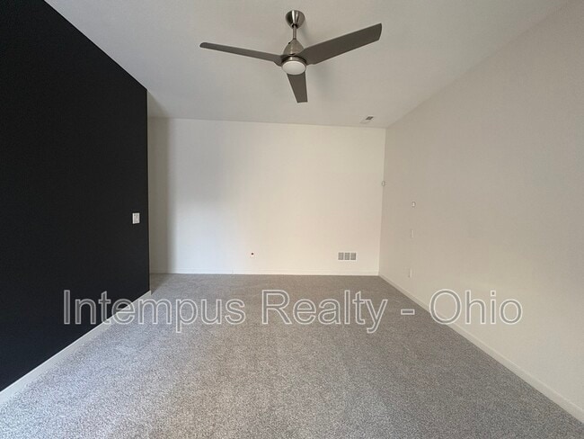 Building Photo - 2430 Richmond Rd