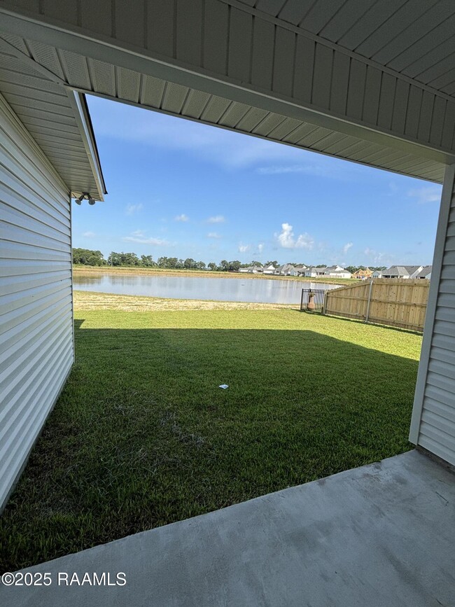 Building Photo - 206 Yellowfin Ln