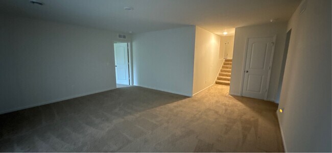 Building Photo - 1038 White Tail Ln