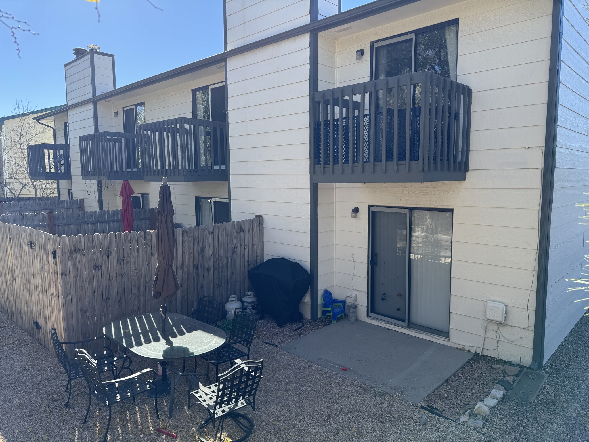 Building Photo - 7545 Banner Ct