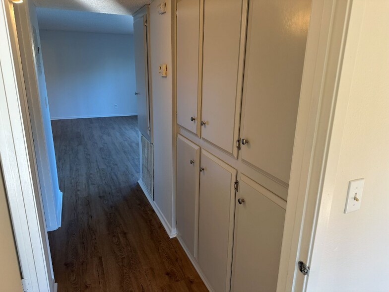 Building Photo - 1750 Prefumo Canyon Rd