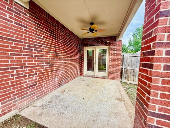 Building Photo - 3900 Braxton Ln