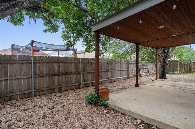 Building Photo - 3508 Sandy Brook Dr