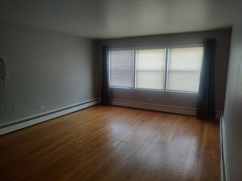 Building Photo - 510 S NW Hwy