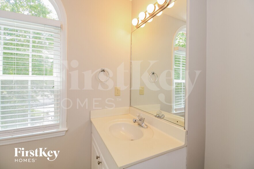 Building Photo - 3005 Pinnacle Ct