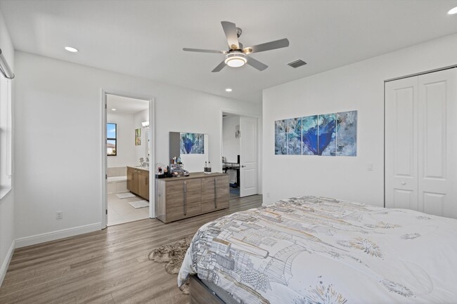 Building Photo - 4795 Sand Dollar Dr