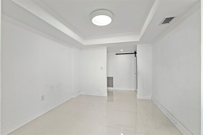 Building Photo - 2801 NE 183rd St