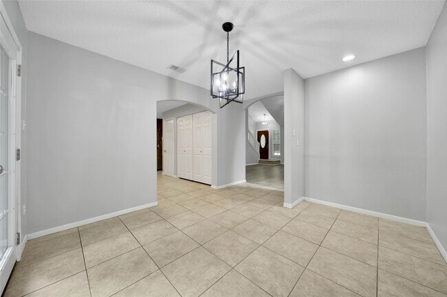 Building Photo - 9 W Lance Leaf Rd