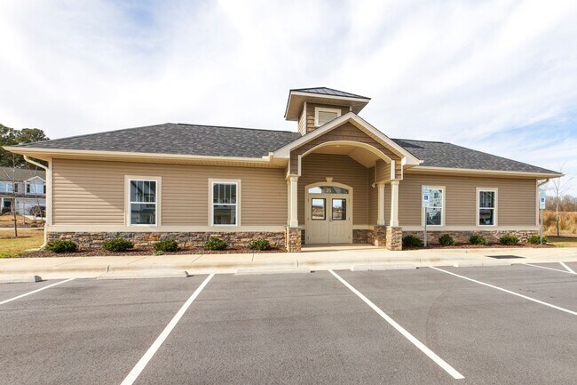 Building Photo - Coming Soon - Beautiful Home in Benson!