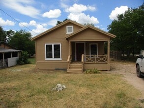 Building Photo - Charming Remodeled 2/1 Home