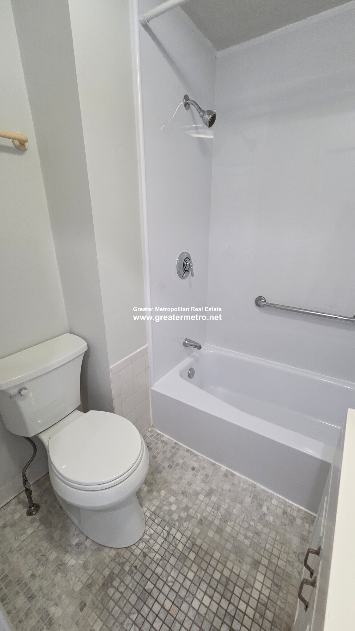 Building Photo - 207 Salem St