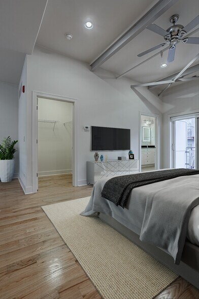 Building Photo - 2100 Greenwood St